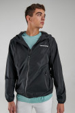 Chaqueta liviana con capota