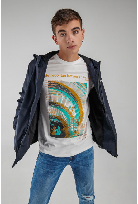 Camiseta manga corta estampada.