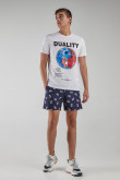 Camiseta manga corta estampada.