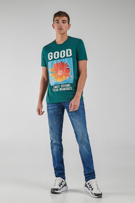 Camiseta manga corta estampada.