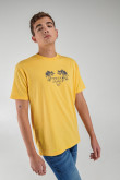 Camiseta manga corta con estampado.