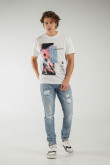 Camiseta manga corta con estampado.