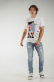 Camiseta manga corta con estampado.