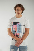 Camiseta manga corta con estampado.