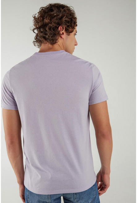 Camiseta básica manga corta estampada.