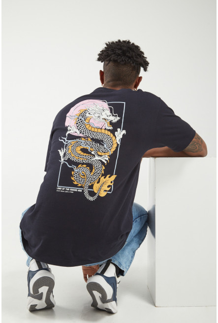 Camiseta manga corta con estampado.