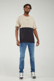 Camiseta manga corta con estampado.