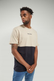 Camiseta manga corta con estampado.