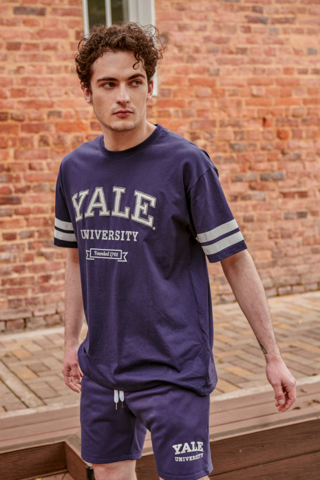 Camiseta, con estampado en frente y mangas, de Yale