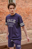 Camiseta, con estampado en frente y mangas, de Yale