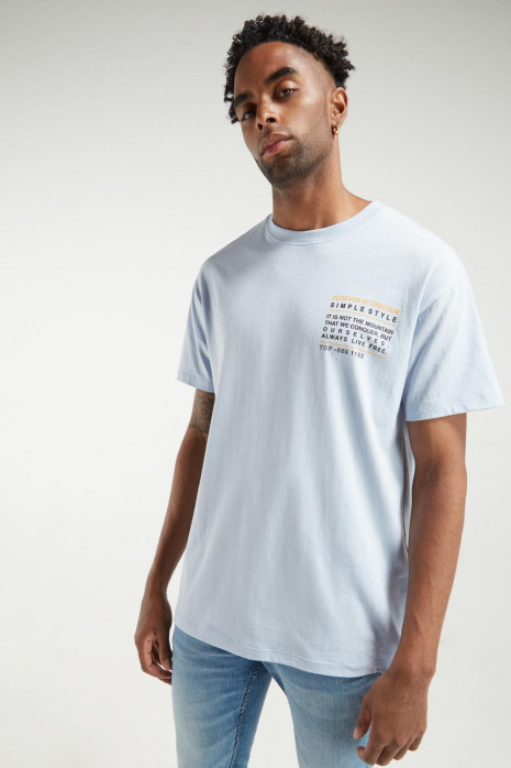 Camiseta manga corta con estampado.