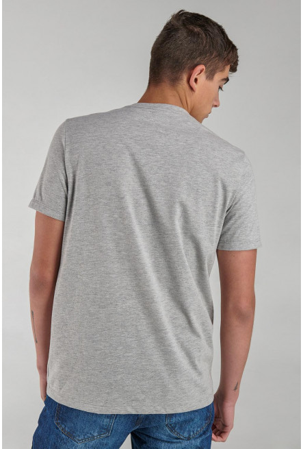 Camiseta básica manga corta con estampado.