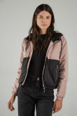Chaqueta acolchada con capota