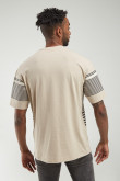 Camiseta manga corta con estampado.