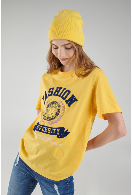 Camiseta, manga corta, con estampado en frente.