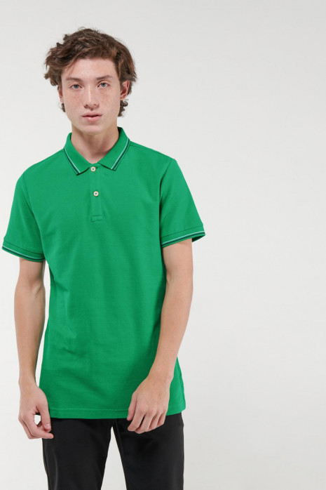 Camisa Polo unicolor con puños y cuello tejidos
