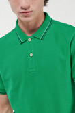 camisa-polo-unicolor-con-punos-y-cuello-tejidos