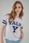 Camiseta, con estampado en frente y mangas, de Yale