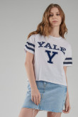Camiseta, con estampado en frente y mangas, de Yale