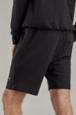 Bermuda loungewear con estampado en frente inferior