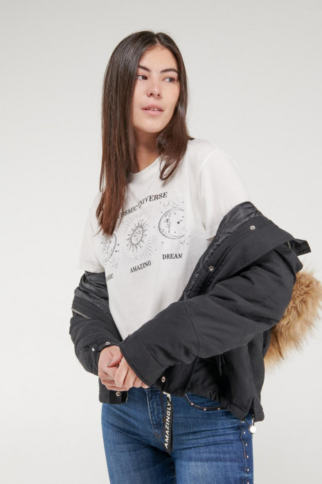Camiseta básica manga corta estampada.