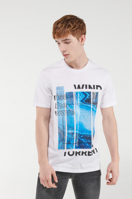 Camiseta manga corta estampada.