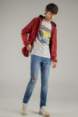 Chaqueta liviana con capota
