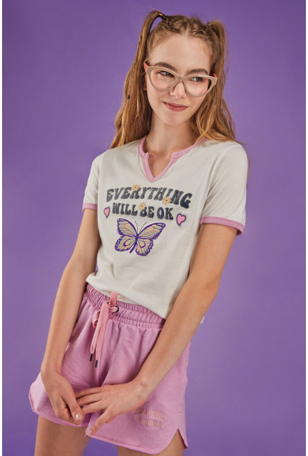 Camiseta, puños en contraste y estampado en frente.