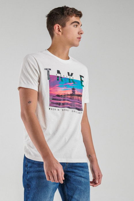 Camiseta manga corta estampada.