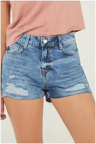 Short curvy